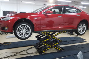 Ремонт электромобиля Tesla Model S