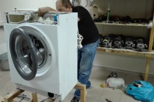 Мастер за работой