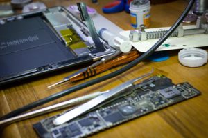 Процесс ремонта айпада