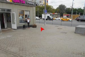 Выход из м.Беговая, первый вагон из центра, в переходе налево)