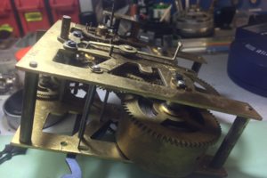 Ремонт настенных часов Gustav Becker