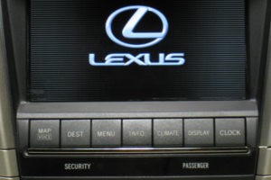 Ремонт штатного монитора Lexsus. Замена экрана