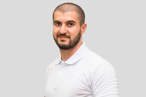 Шамиль. Опыт работы: четыре года