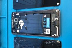 LG G5, замена задней крышки