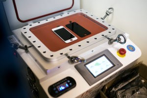 Замена стекол дисплеев, сохраняя заводской экран!