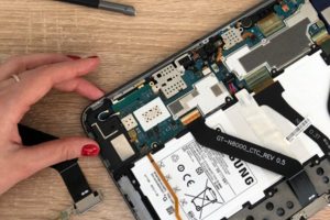 Замена шлейфа зарядки на Galaxy tab note