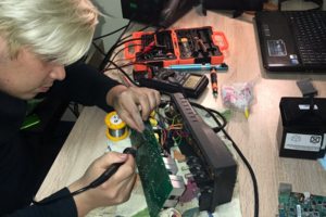 Мастер за работой.