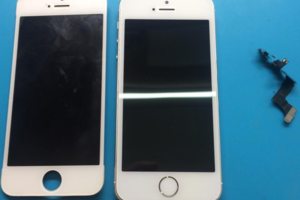 iPhone 5s, заменили дисплейный модуль и верхний шлейф