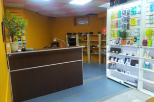 Приятная зона приема техники, и есть место отдохнуть и зарядится