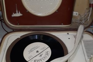 ремонт проигрывателя винила