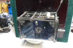 ремонт механики грамофона