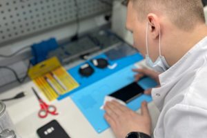 Каждый из наших мастеров отремонтировал более 500 устройств