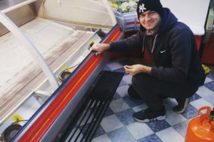 Ремонт торговых витрин