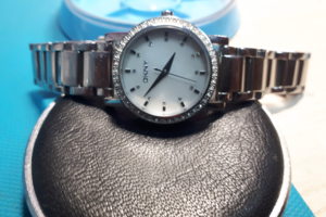 Замена батарейки в часах