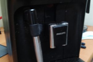 Ремонт и чистка кофемашины Philips.