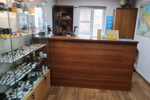 В нашем офисе вас встретит приветливый консультант