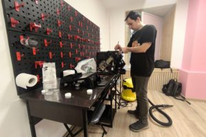 Мастер за работой