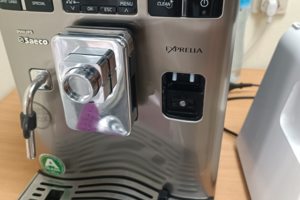 Замена уплотнителей, чистка, декальцинация кофемашины Bosch.