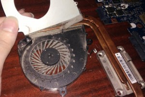 Чистка от пыли ноутбука Acer Aspire V3-571G, замена термопасты